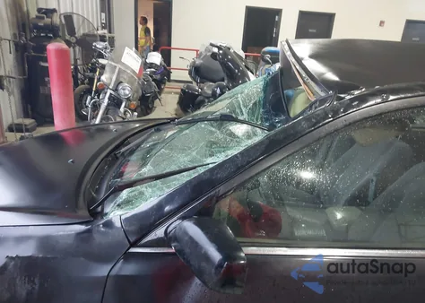 2005 Toyota Camry Le z USA, uszkodzony, nr VIN 4T1BE32K75U429285